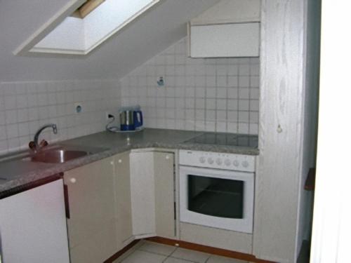 Apartment 351 image 10