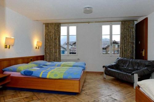 Apartment 233 image 10