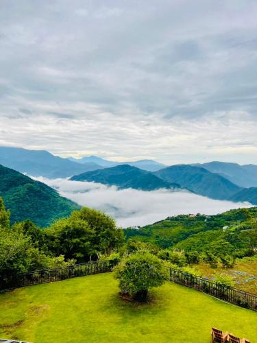 清境駿亦景觀民宿評價、特色體驗、房價資訊、訂房連結 – 山景草坪親子友善 - 照片 4