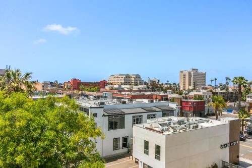 Uptown Inn - Limited Service Apart-Hotel near San Diego Zoo