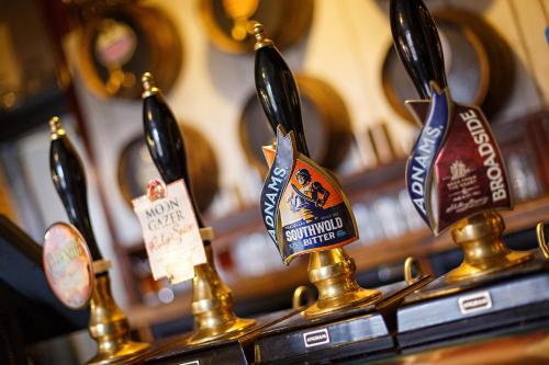Kings Head Holt - image 11
