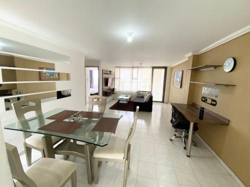 Riohacha IV espectacular apartamento edificio frente a la playa, 2 habitaciones bien iluminado y espacioso