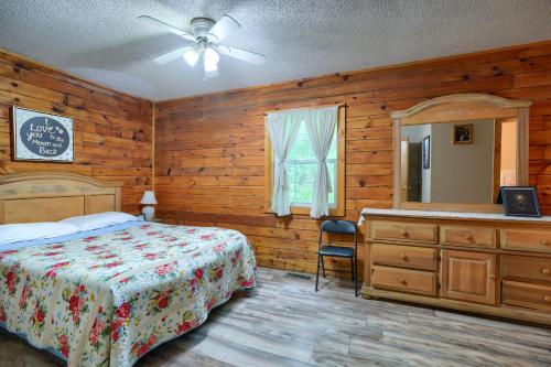Blue Rose Cabins - Rosebud Cabin - image 14