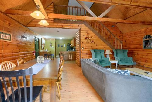 Удобства, Blue Rose Cabins - Rosewood Cabin in Blackjack