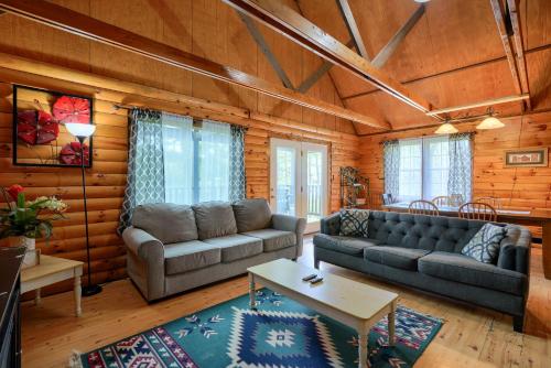 Удобства, Blue Rose Cabins - Rosewood Cabin in Blackjack