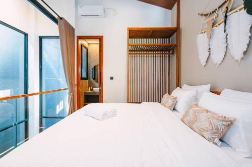 Nirav Uluwatu 2 Bedrooms Villa 1 br mezzanine