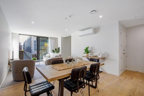 Modern and Central - Christchurch Apartment - image 2