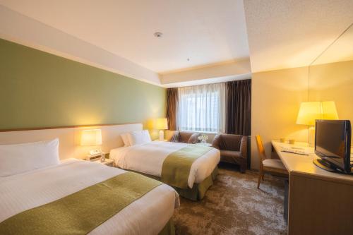 Standard Twin-Lounge Access