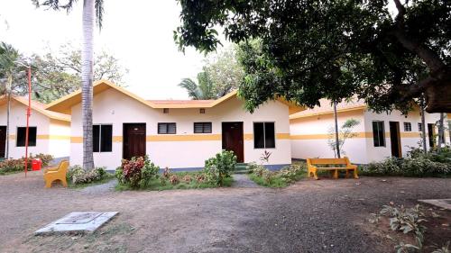 Kuttralam Resorts in Courtallam