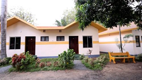 Kuttralam Resorts in Courtallam