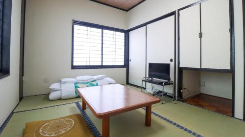 2 futon beds
