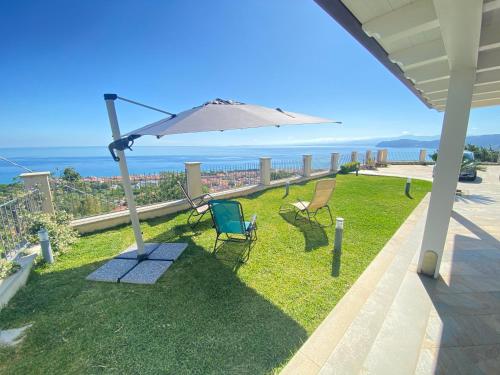 Panoramic Villa Overlooking The Aeolian Islands