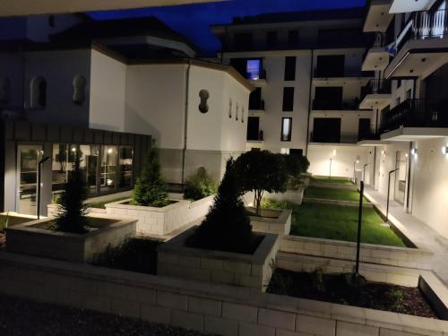 สวน, Belvaros Resort Apartman & Spa in เซเกสเฟแฮร์วาร์