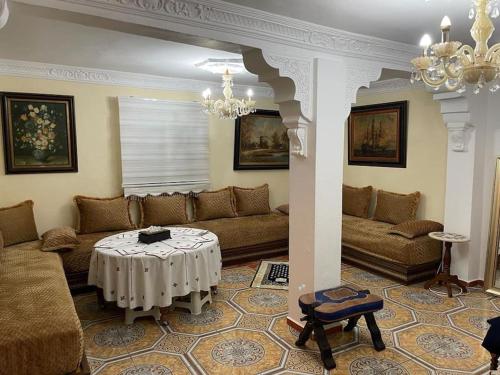 La villa des deux mers in Mnar