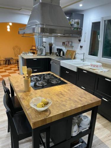 La villa des deux mers in Mnar