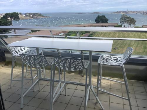 HEOL - appartement 2 chambres - vue mer et parking, Dinard (Foto 4)
