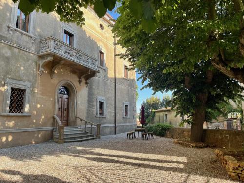  B&B lo scudaio Palazzo Marchionneschi in 56040 Montescudaio