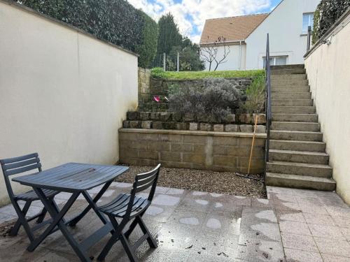 Joli Studio au calme mais proche gare et bus in Luzarches