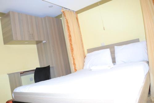 SILK OAK GUEST HOUSE-KASARANI