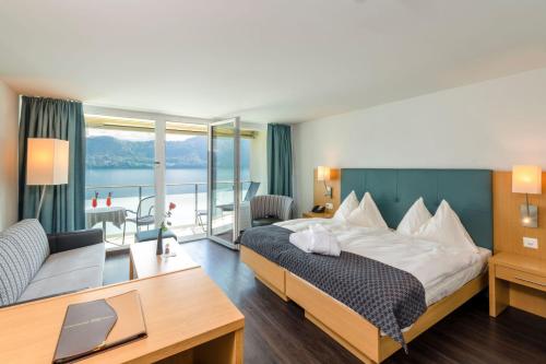 Superior Double Room with Lake View and Balcony
