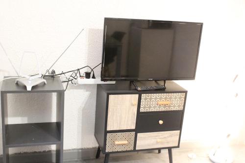 Etablissements Coulon Saint-Joseph en face de Bagatelle Etablissements Coulon Saint-Joseph en face de Bagatelle