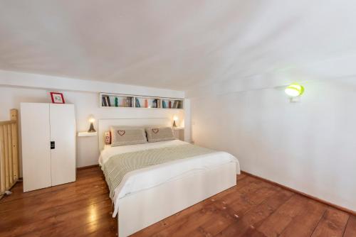 Bartolommeo Scala Loft - image 3