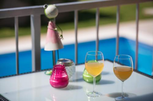 Family holiday house with private pool and playground in Grandici
