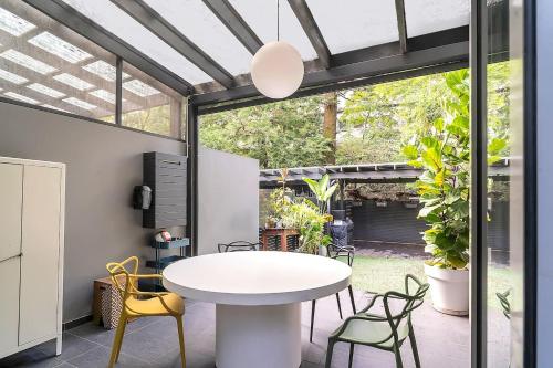 The Mod - Striking Split Level Gem in Sydney's West - image 9