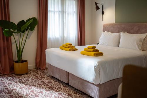Bugan-Villa Room Type - Deluxe King Room