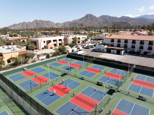 Embassy Suites by Hilton Palm Desert