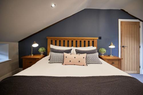 Nook Cottage Room Type - One-Bedroom House