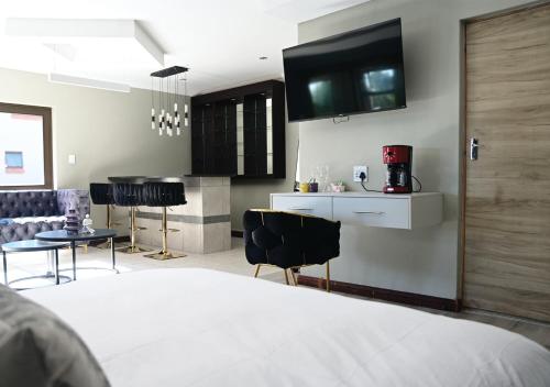 1 queen bed