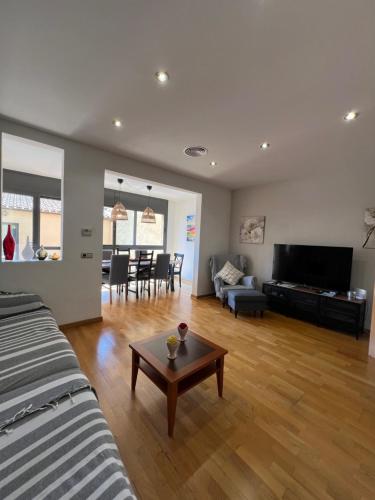 CASA NEUS, Casa unica cerca de Barcelona in Sant Joan Despí