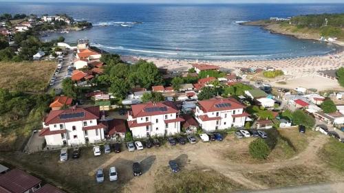 . Calisto Villas Arapya