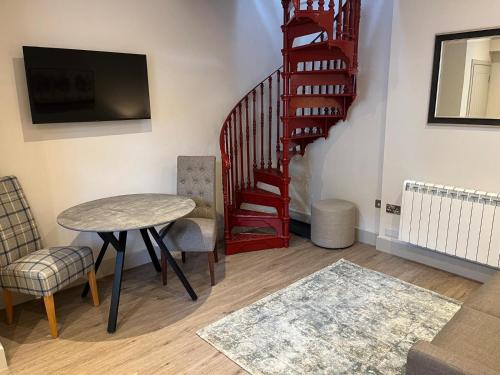 The Falcon Hotel - image 5