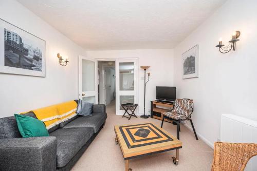 Pass the Keys London apartment near Bermondsey Tube-free parking - image 5