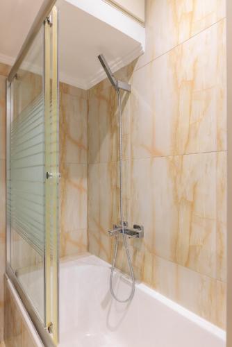 F & B Collection - 2 Bedroom Flat