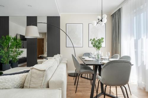 Piękny Apartament Wichrowa - 2 Sypialnie FREE GARAGE Wrocław by Noclegi Renters, Wrocław (photo 8)