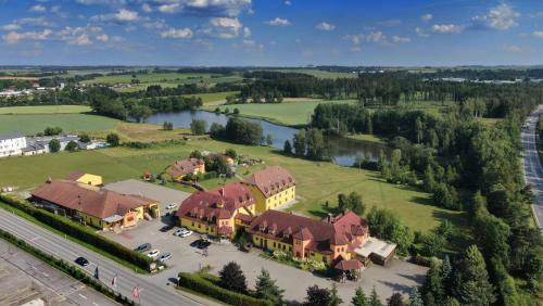 Hotel Tři Věžičky - image 6