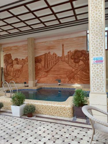 Peldbaseins, Hotel Shams in Bukoro