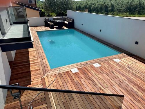 Villa Monte R+Luxury