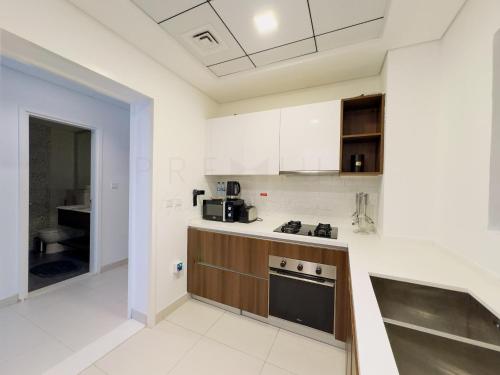 Cozy City-Close 1BR in Al Meydan-209 - image 7