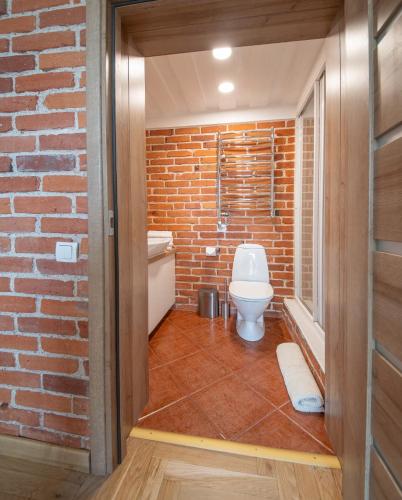 One-Bedroom Apartment with Garden View image 3