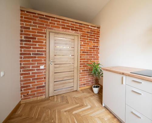 One-Bedroom Apartment with Garden View image 5