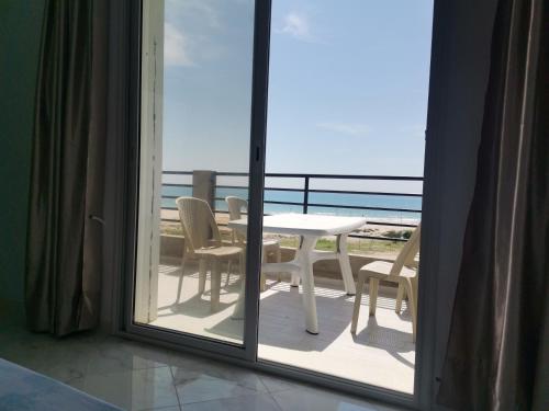 Rare S2 en front de mer Maamoura Beach