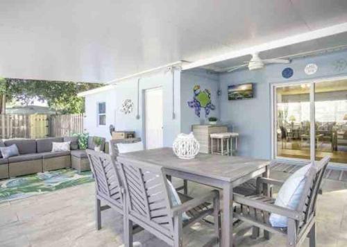 Personal Private Resort Two Houses Sleeps 16 in Marathon, USA