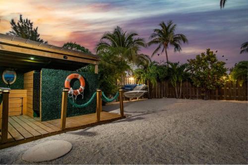 Personal Private Resort Two Houses Sleeps 16 in Marathon, USA