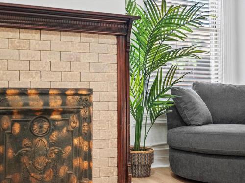 Shadyside, Central !4 Stylish and Central Studio With Free Parking detail