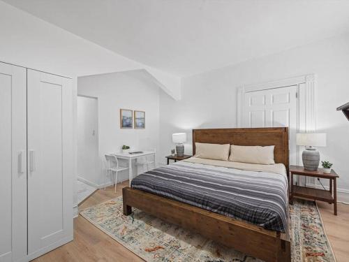 Shadyside, Central !4 Stylish and Central Studio With Free Parking in Pittsburgh, USA