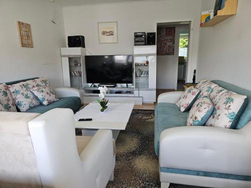 Shared lounge/TV area, Apartment to stay in Wernau (Neckar)